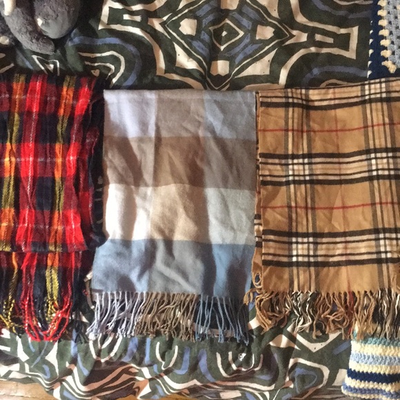 Scarves - Picture 1 of 4